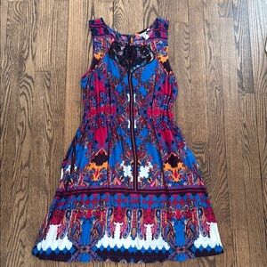 Vibrant Sleeveless Dress with lace
